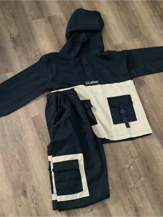 Classic Other - Classic Kids Black and Cream Colorblock Hoodie & Cargo Joggers Set